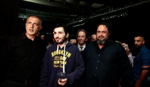 Χιλιάδες νέοι στο πάρτι της νεολαίας του συνδυασμού «Πειραιάς Νικητής»