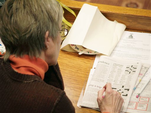 Οι μεσήλικες που λύνουν συχνά σταυρόλεξα και έχουν οξύτερη σκέψη στην τρίτη ηλικία