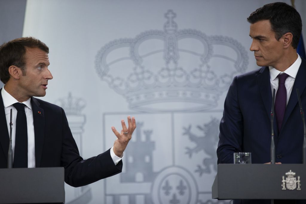 Μακρόν και Σάντσεθ συναντώνται τη Δευτέρα στο Παρίσι