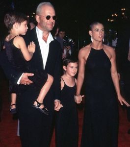 Τα διάσημα ζευγάρια που παντρεύτηκαν στο Λας Βέγκας