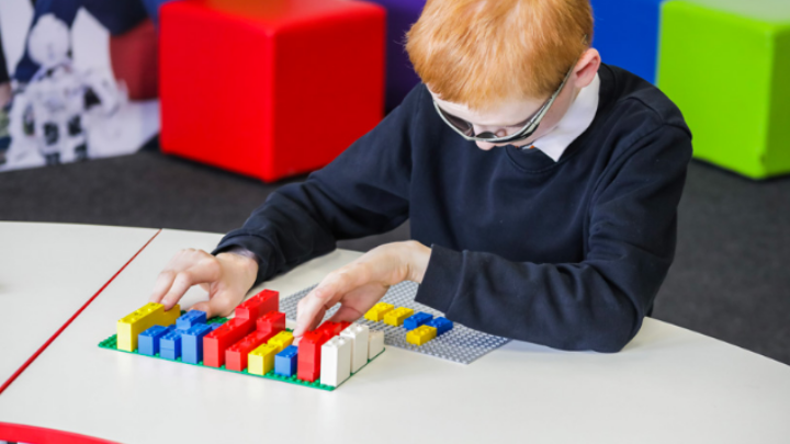 Braille Bricks» από τη LEGO για παιδάκια με προβλήματα όρασης