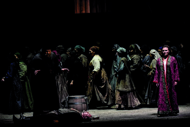 «Τα κοστούμια πρέπει να είναι μέρος του ρόλου»