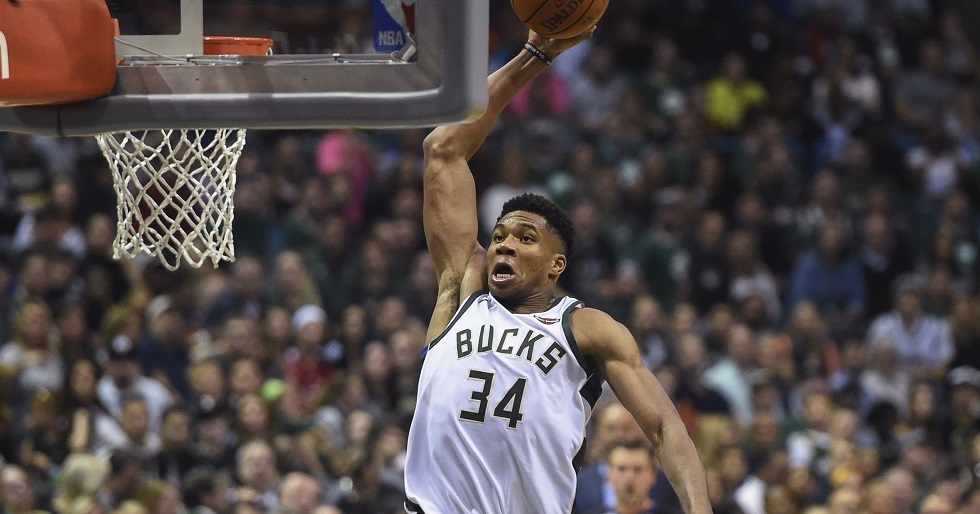 Τα κορυφαία καρφώματα της σεζόν από τον Γιάννη