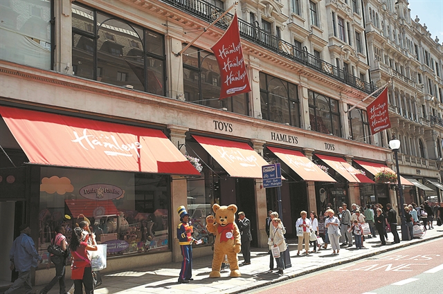 Ο κόσμος των παιχνιδιών και των ελλήνων εικαστικών