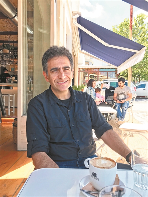 «Και θα συμπληρωθούμε από την τεχνολογία και θα ξεπεραστούμε»