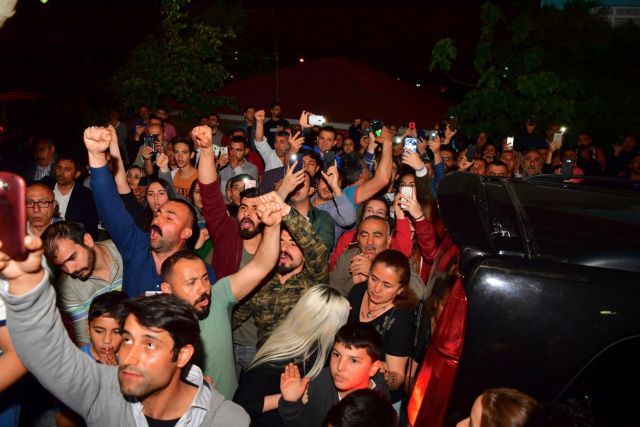 Κωνσταντινούπολη: Βγήκαν στον δρόμο με κατσαρόλες κατά της ακύρωσης των εκλογών