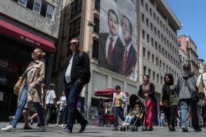 Τουρκία: Γκιούλ και Νταβούτογλου επικρίνουν την ακύρωση των εκλογών