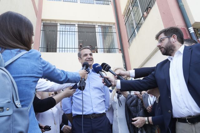 Στην Πειραιώς ο Μητσοτάκης για τα exit poll