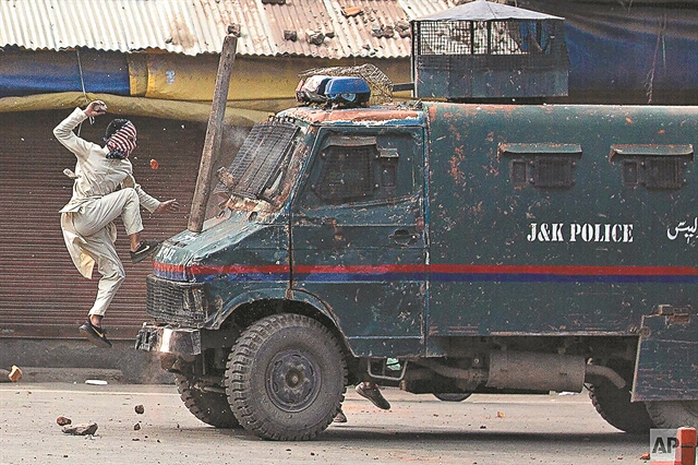 Ο Πούτιν και ο Τραμπ, ο Γουάιτχεντ και το podcast