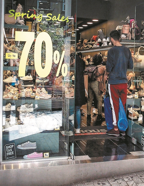 Πτώση τιμών 70%, αλλά αύξηση του τζίρου 23%