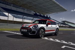 Με αγωνιστικές διαθέσεις τα MINI John Cooper Works Clubman και John Cooper Works Countryman
