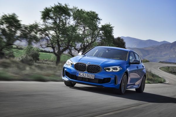 BMW 1: Η νέα γενιά ανεβάζει τον πήχη της κατηγορίας