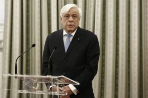 Περιπέτεια στον αέρα για τον Πρ. Παυλόπουλο – Αναγκαστική προσγείωση στο Ηράκλειο