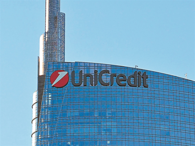 Φοβούνται το ιταλικό φλερτ της UniCredit