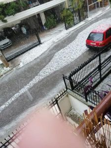 Καιρός: Χαλάζι και καταιγίδες στην Αττική
