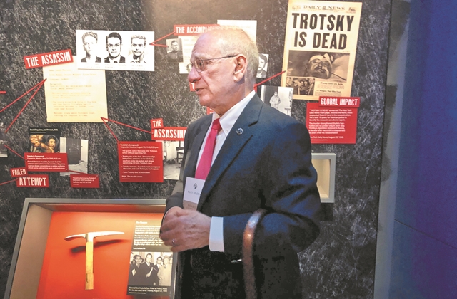 Το τσεκούρι του Μερκαντέρ, η εκτέλεση του Μπιν Λάντεν