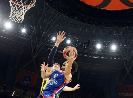 Euroleague : Με αφιονισμένους Λάρκιν – Μίτσιτς η Εφές στον τελικό