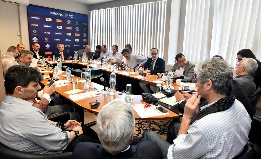 Σύσκεψη στον ΕΣΑΚΕ : Τέσσερις ώρες μίας απέραντης παρωδίας