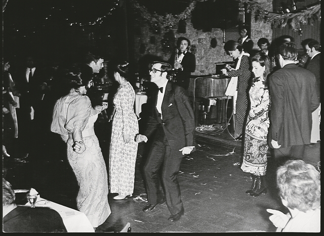 Ο αστραφτερός, γαλάζιος άξονας