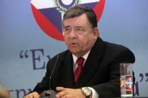 Αποχωρεί από την ηγεσία του ΛΑΟΣ ο Γ. Καρατζαφέρης