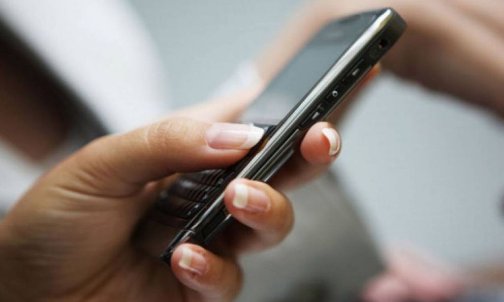 Μεγάλη ανατροπή στην κινητή τηλεφωνία από σήμερα – Τι αλλάζει σε κλήσεις και μηνύματα