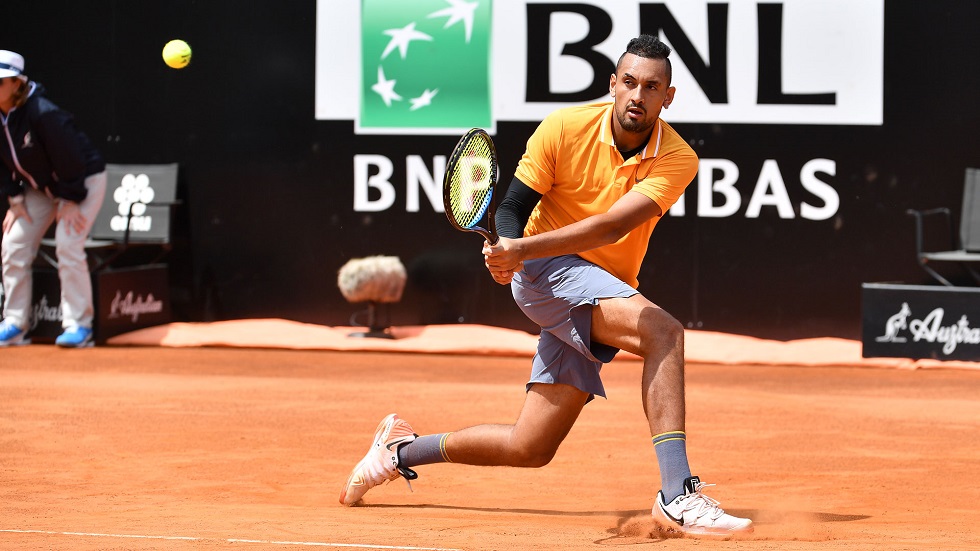 Κύργιος εν εξάλλω : Έβρισε, πέταξε καρέκλα και αποβλήθηκε