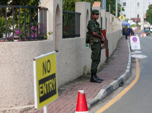 Σρι Λάνκα: Μπλόκαραν την πρόσβαση στα μέσα κοινωνικής δικτύωσης μετά τις επιθέσεις