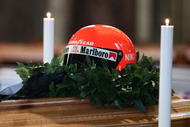 Νίκι Λάουντα : Κηδεύεται στη Βιέννη με τη στολή και το κράνος του