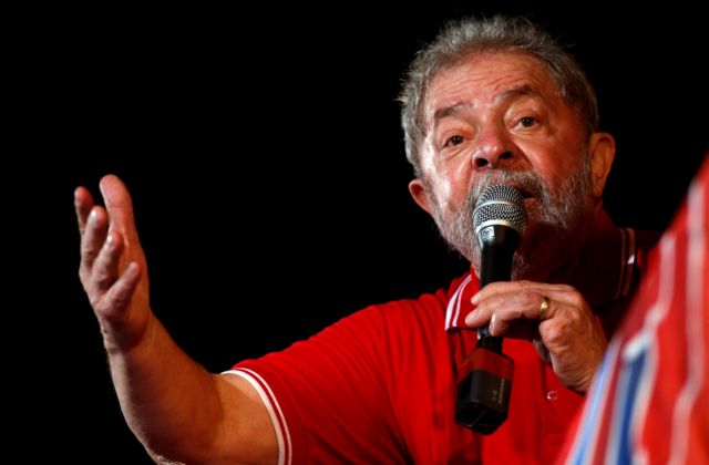 Λούλα: Ο «άρρωστος» Μπολσονάρου πιστεύει ότι το πρόβλημα της Βραζιλίας λύνεται με τα όπλα