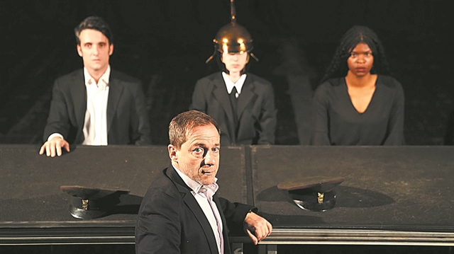 Οταν η «ορχήστρα» παίζει Ιστορία