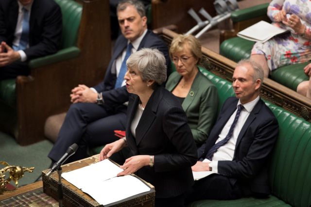 Βρετανία: Προσπαθούν να επισπεύσουν την απομάκρυνση της Μέι