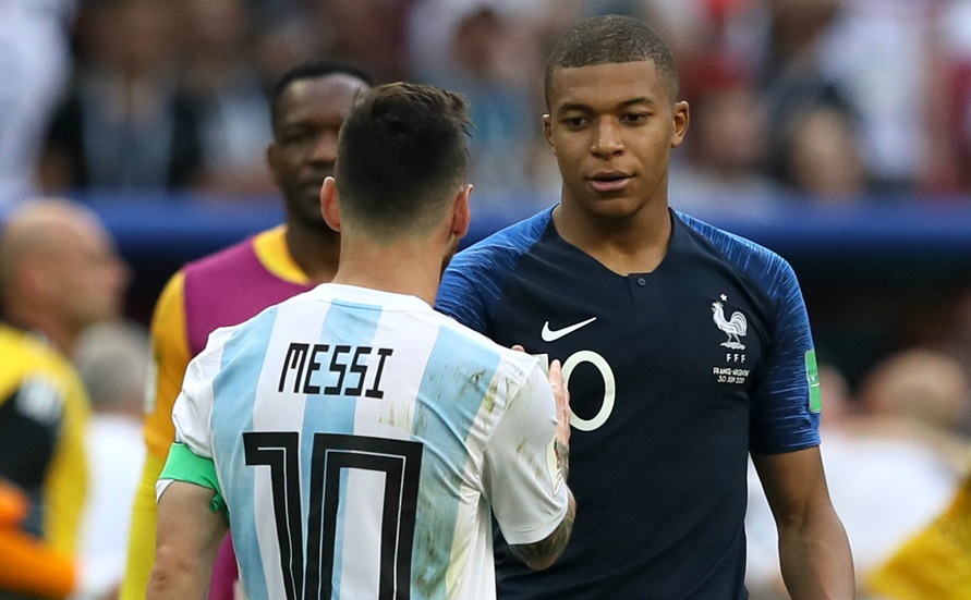 O Κιλιάν Μπαπέ υποκλίθηκε στον Λιονέλ Μέσι