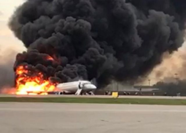 Τραγωδία στη Μόσχα: Φωτιά κατέκαψε 41 ανθρώπους σε αεροπλάνο