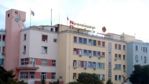 Χαμόγελα για την 8χρονη: Ξύπνησε και έπιασε το χέρι της μητέρας της