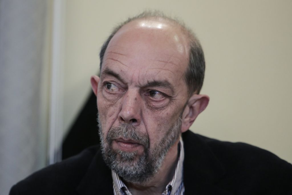 Ο Μπελαβίλας βουλιάζει στα ψέματα