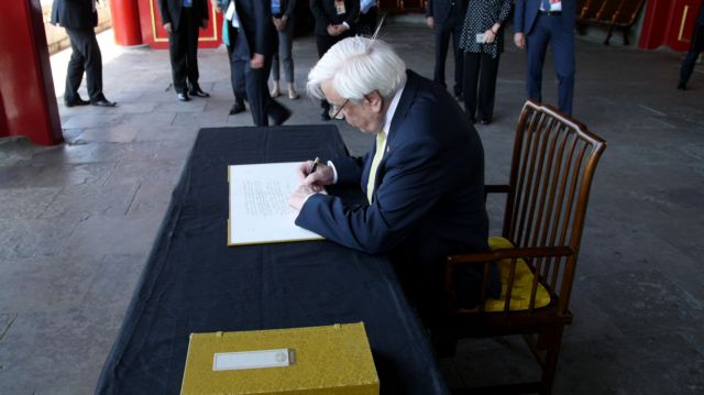 Θερμή υποδοχή Παυλόπουλου από τον Κινέζο ομόλογό του