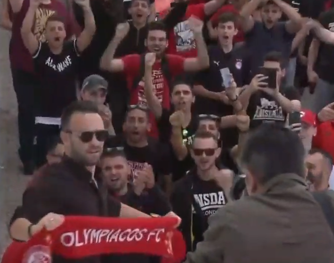 Ολυμπιακός: Υπέγραψε και αποθεώθηκε ο Ματιέ Βαλμπουενά