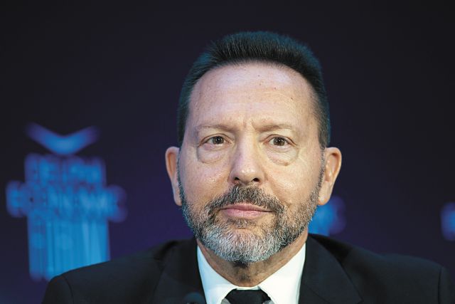 Ο Πολάκης επέστρεψε δριμύτερος και υβρίζει τον Γ. Στουρνάρα