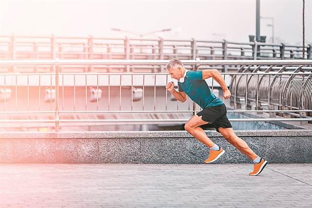 Γιατί οι σαραντάρηδες είναι πιο γρήγοροι από τους εικοσάρηδες;