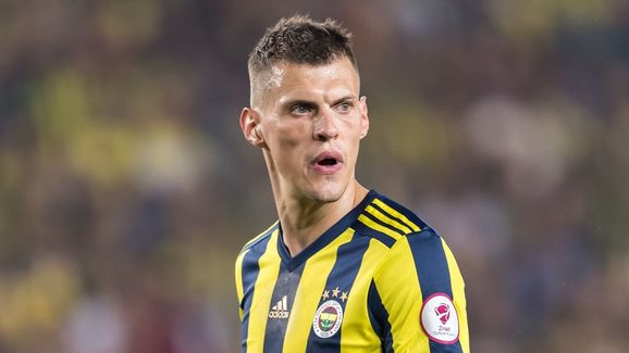 Διαψεύδει ο Ολυμπιακός ότι έρχεται για υπογραφές o Σκρτελ