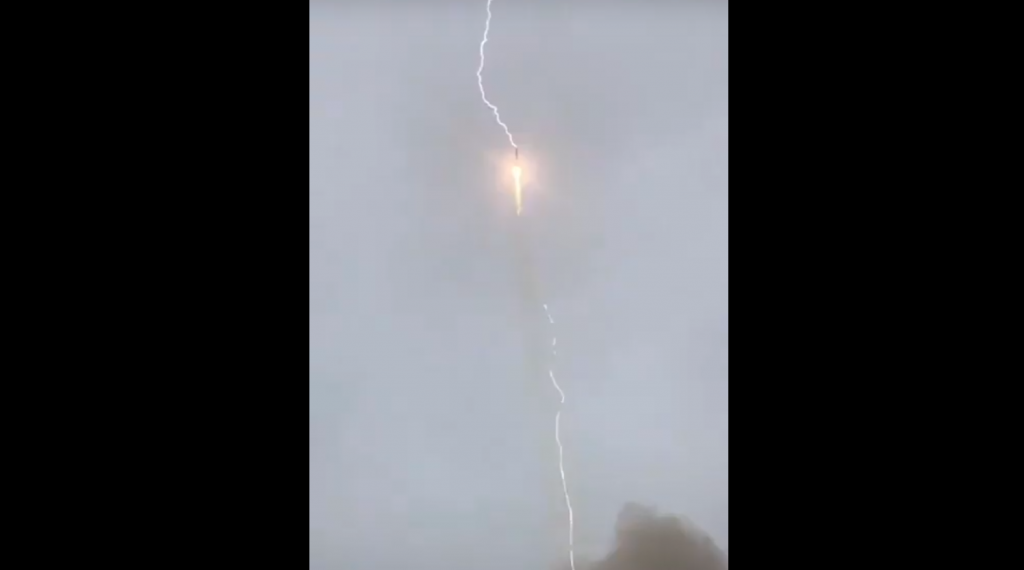 Ρωσία: Kεραυνός χτύπησε πύραυλο Soyuz κατά την εκτόξευση