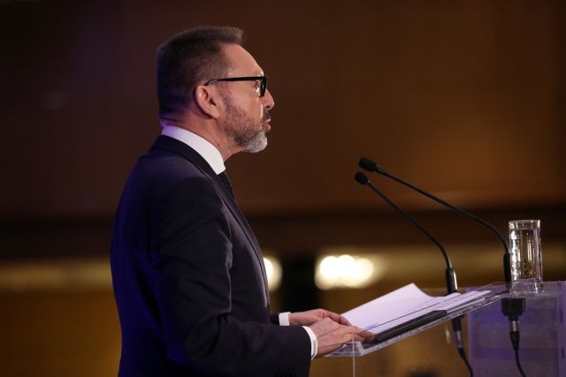 Το Μαξίμου ανοίγει νέο πόλεμο με τον Στουρνάρα