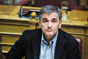 Τσακαλώτος: Αύξηση του ακατάσχετου για συνεπείς οφειλέτες