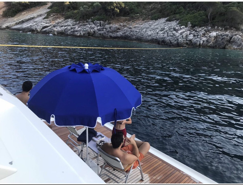 Ποιος υπουργός έκανε επίσης διακοπές στο χλιδάτο κότερο;