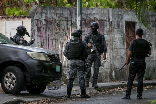 Ουάσινγκτον: Έφοδος της αστυνομίας στην πρεσβεία της Βενεζουέλας | tanea.gr Ουάσινγκτον: Έφοδος της αστυνομίας στην πρεσβεία της Βενεζουέλας | tanea.gr