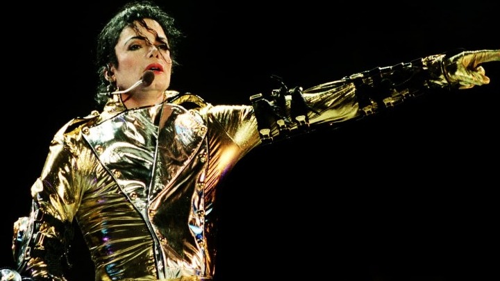 Το όνομα του Μάικλ Τζάκσον αφαιρέθηκε από συναυλία του Κουίνσι Τζόουνς