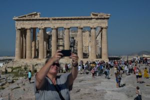 Le Figarο για Ακρόπολη: Θαυμαστή σύλληψη του ανθρώπινου νου