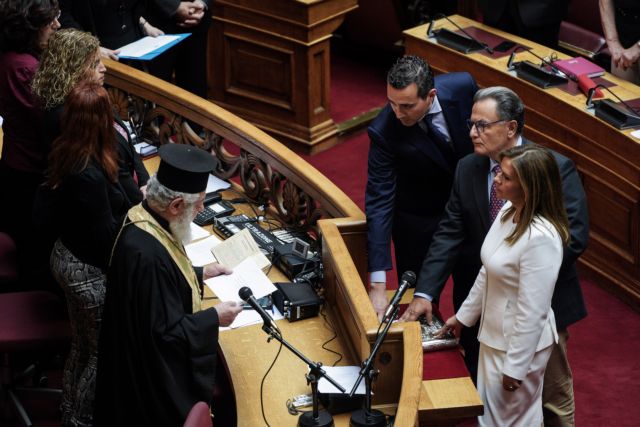 Βουλή: Ορκίστηκαν βουλευτές οι Παναγιωτόπουλος, Ράπτη και Νυφούδης
