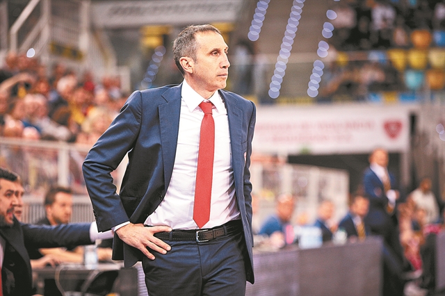 Στην κόψη του ξυραφιού