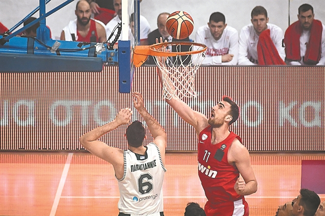 Στον αέρα το πρωτάθλημα